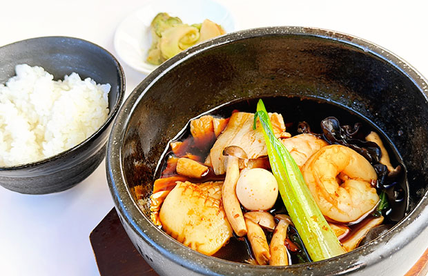 海鮮麻辣湯 料理写真